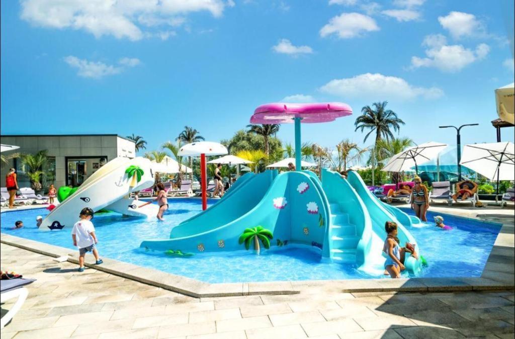 Alezzi Beach Resort Nautica Năvodari Eksteriør billede